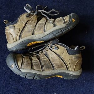 Men's Keen Flint Mid Ankle boots size 9.5